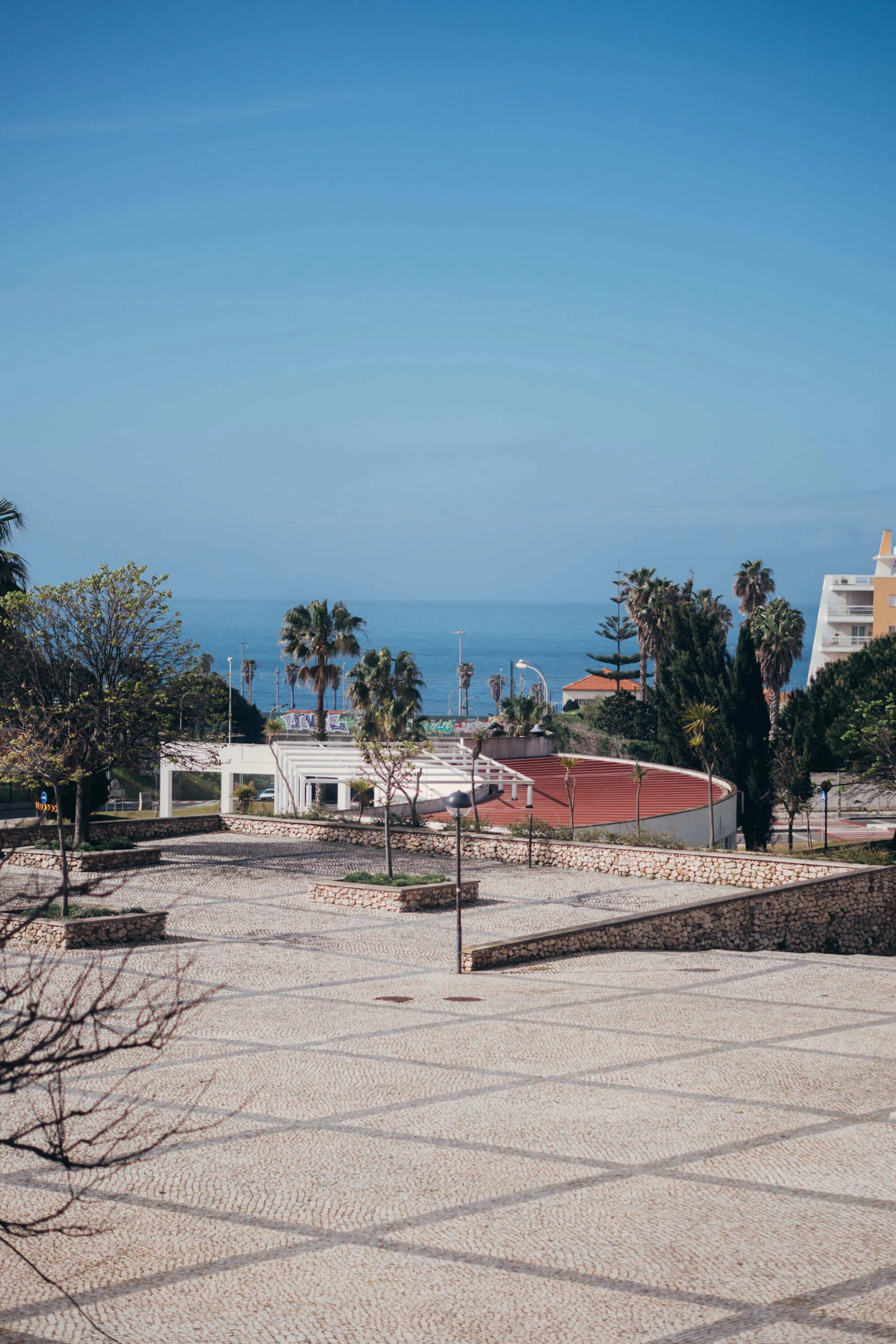 Estúdio de treino premium PT do Bairro na Parede com vista mar e Pilates