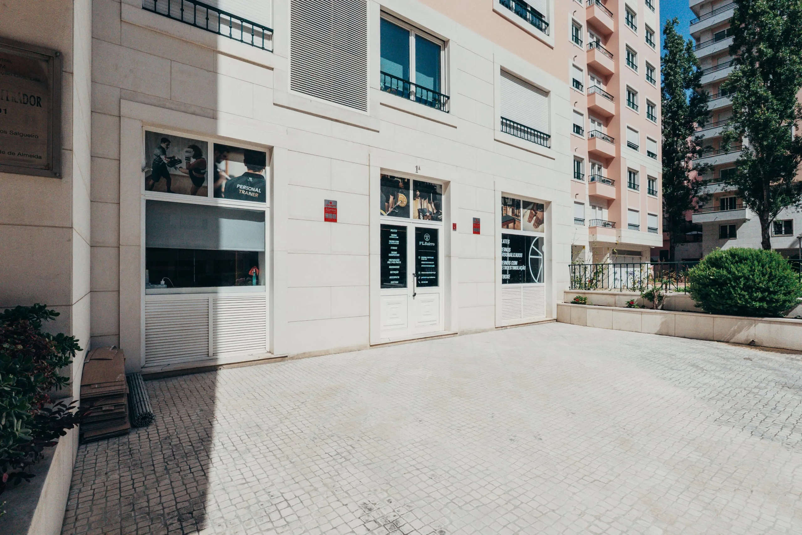 Estúdio de treino PT do Bairro em Telheiras com equipamentos de Pilates e musculação