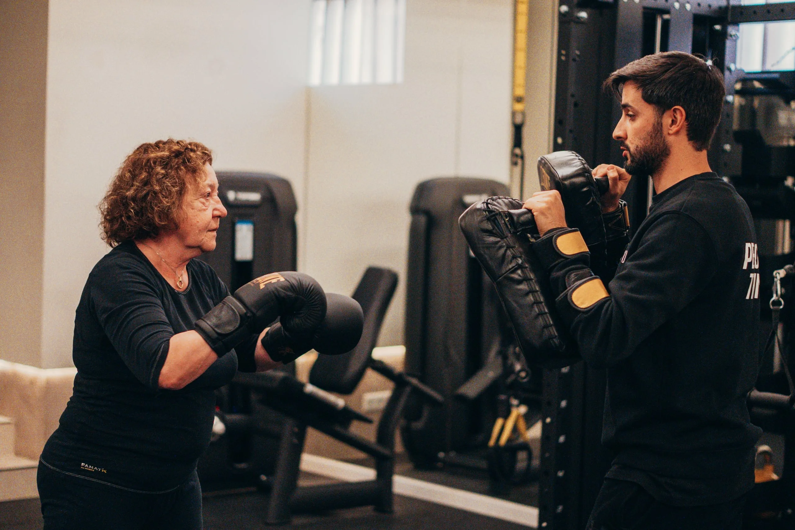 Sessão de Boxe e Kickboxing para queima calórica e alívio de stress