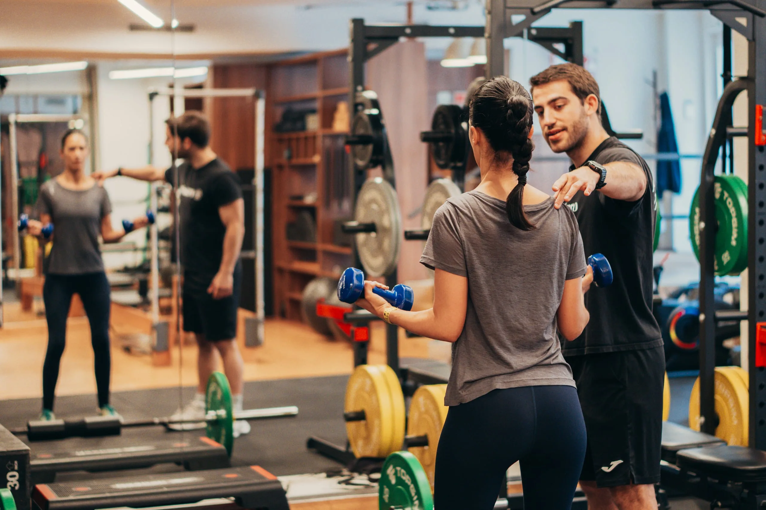 Treino personalizado de alta intensidade acompanhado por Personal Trainer