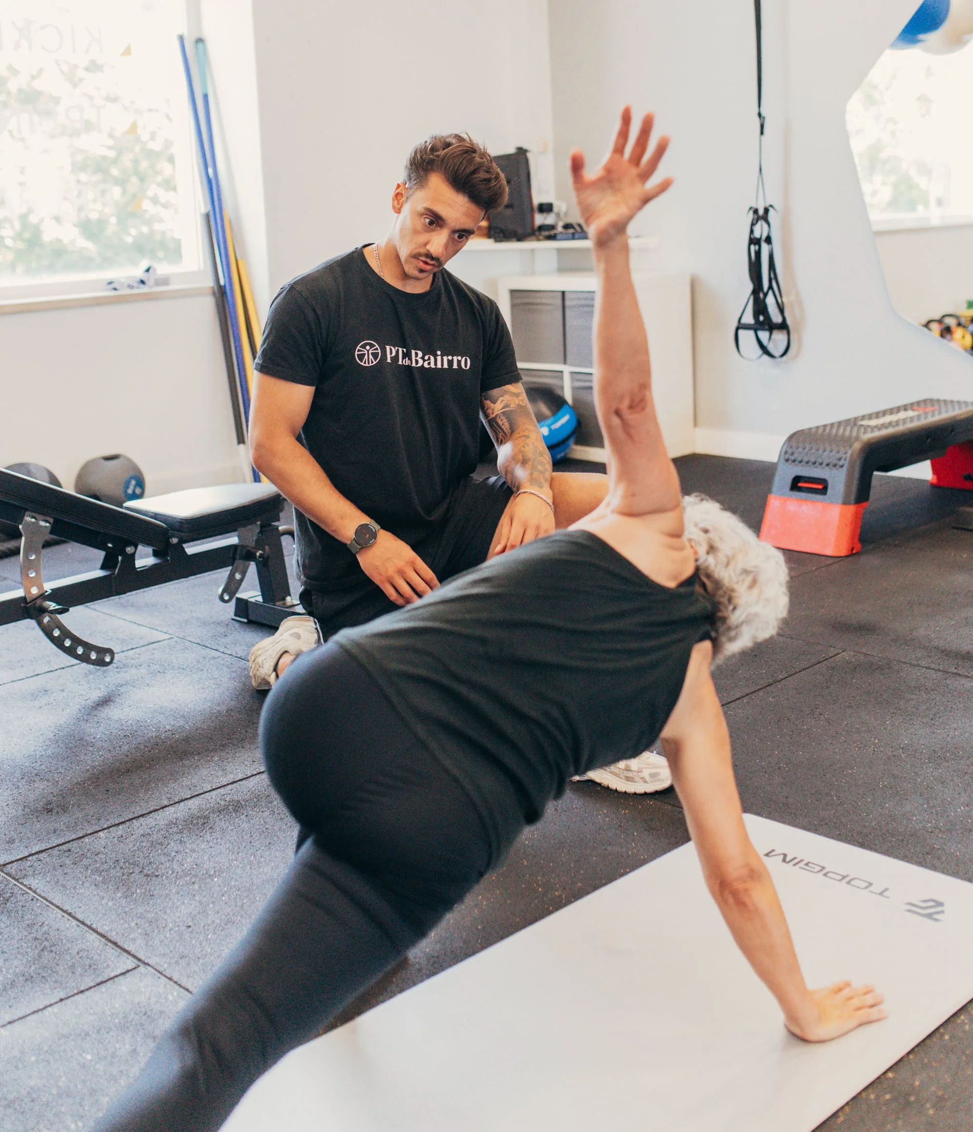 Treino Terapêutico adaptado com acompanhamento de Personal Trainer para recuperação de lesões