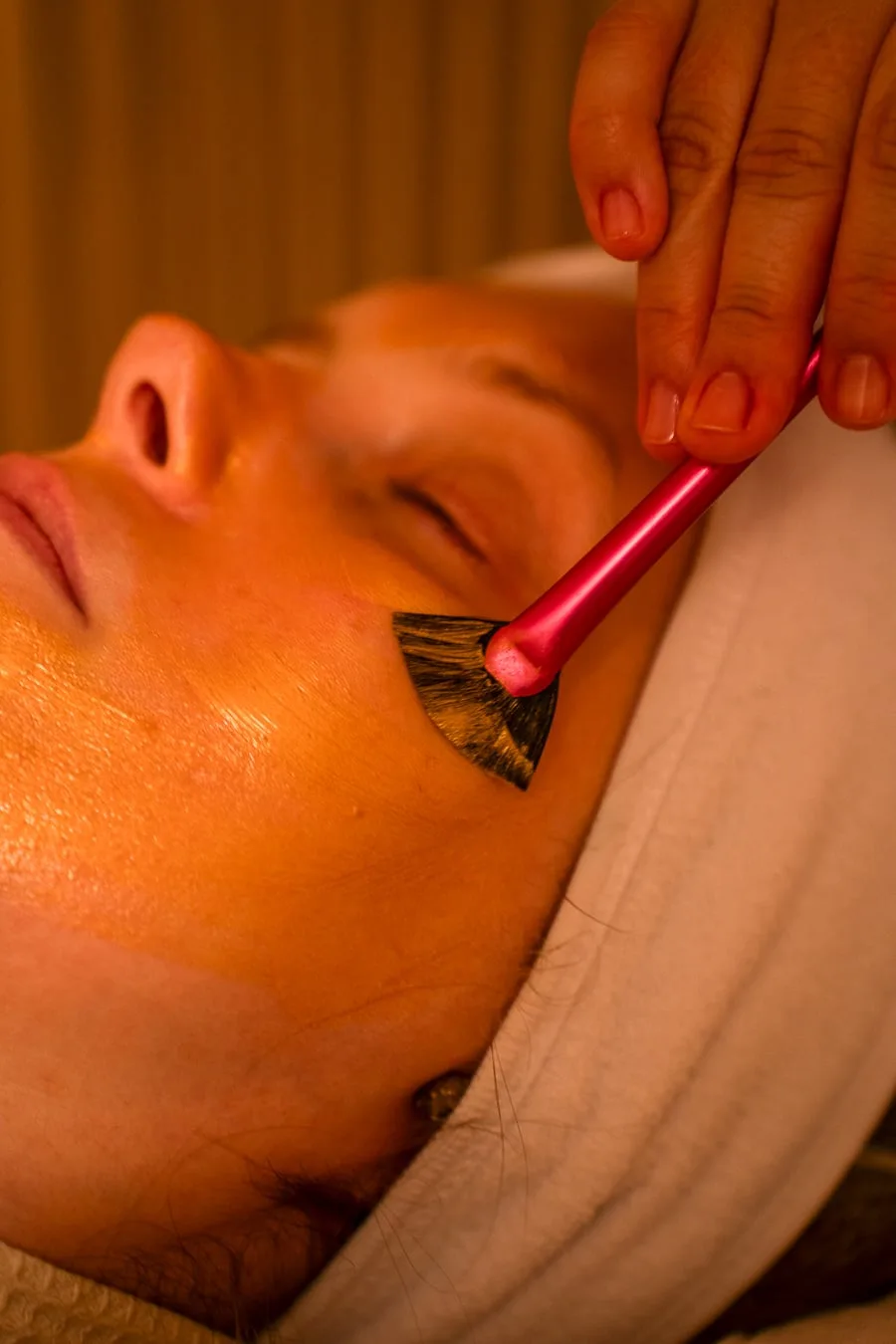 Tratamento de hidratação facial profunda para revitalização da pele no PT do Bairro Wellness